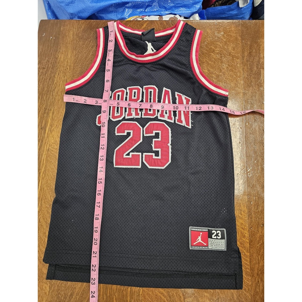 Jordan Basketball Jersey Youth Small Black Red 23 Jumpman Tank Top Bulls Style - Picture 3 of 4